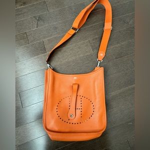 Crossbody bag, great condition, 100% real leather